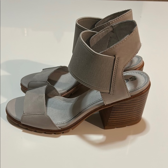 Sorel Womens Nadia Sandals Size 7 Dove Gray Leather  Chunky Heel - Picture 4 of 10